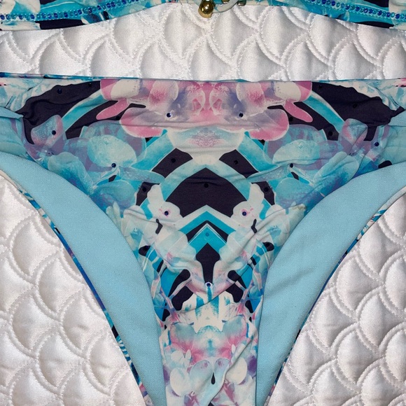 Very cute colorful swimsuit with Swarovski elements - Picture 8 of 12